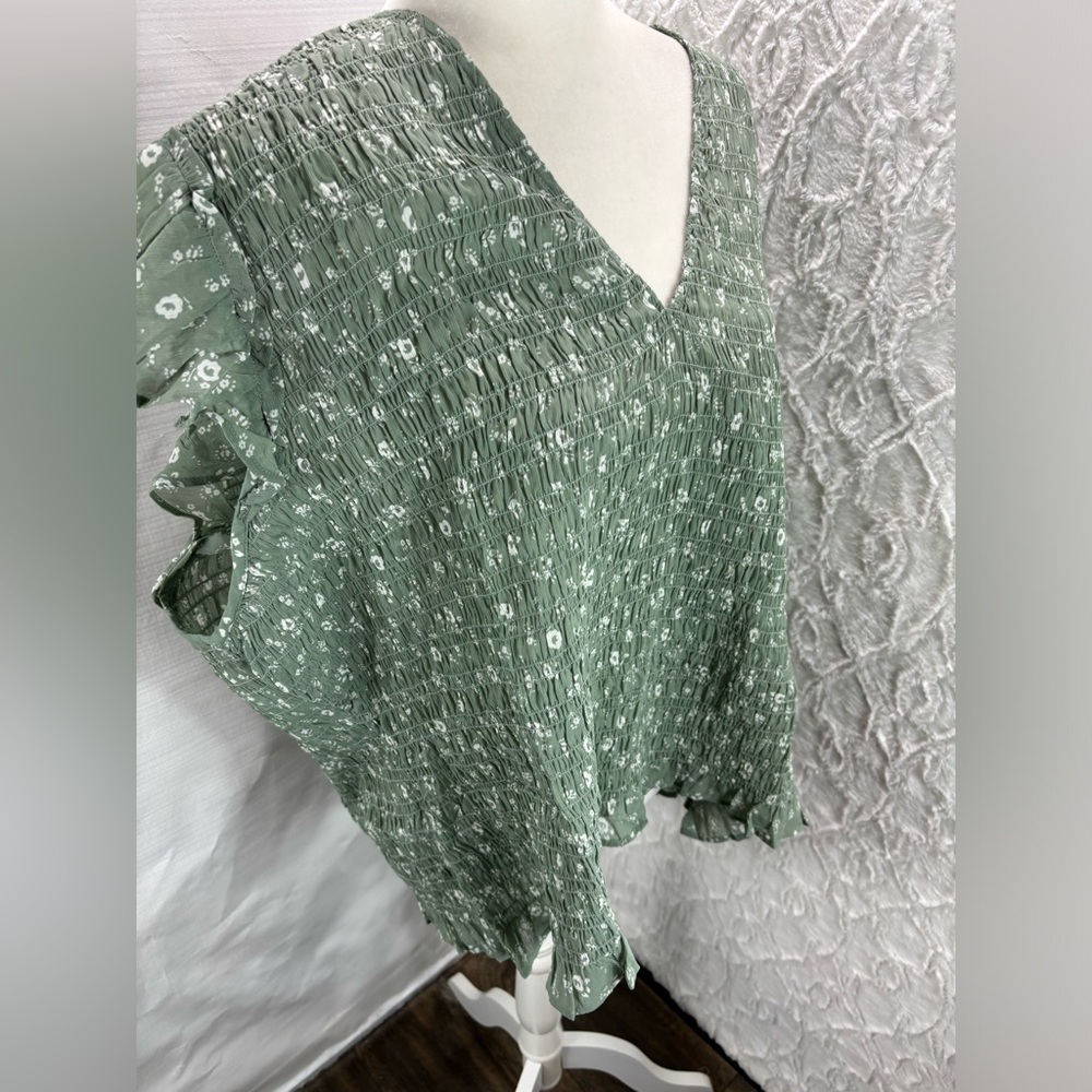 NWT Madewell Lucie V-Neck Smocked Top in Cottage Garden, Size 28W, green boho - Picture 10 of 14